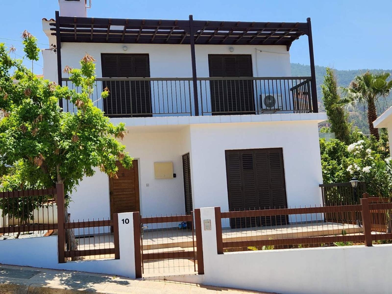 Seaclusion Vacation Villa Pomos Exterior photo